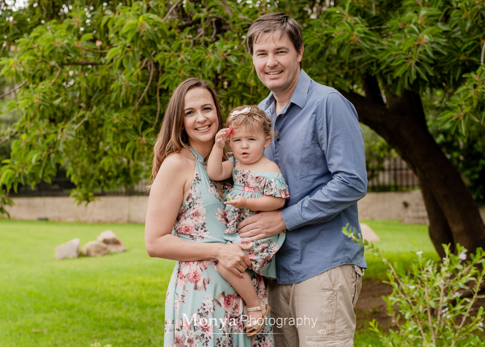 family photos shoot outdoors