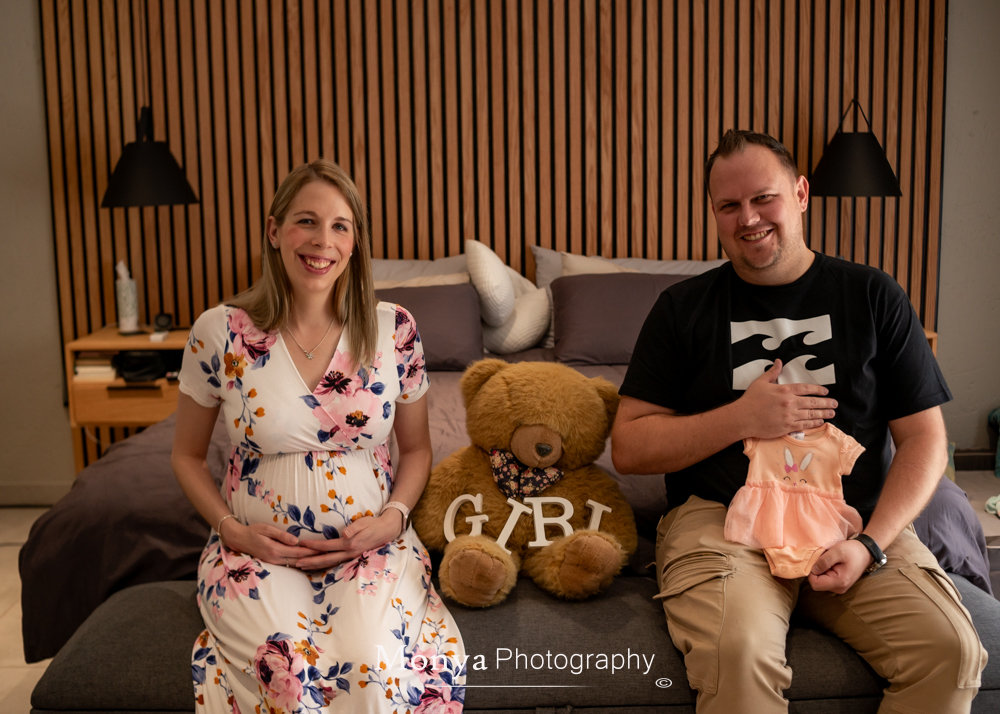 monya photography maternity photoshoot at home