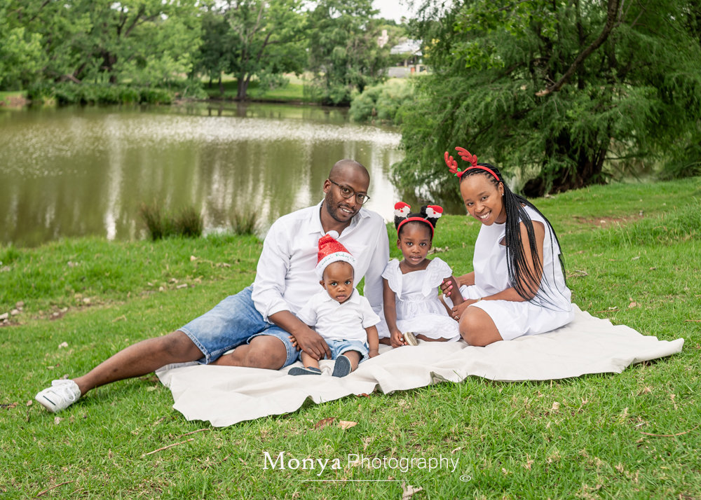 family photos shoot outdoors