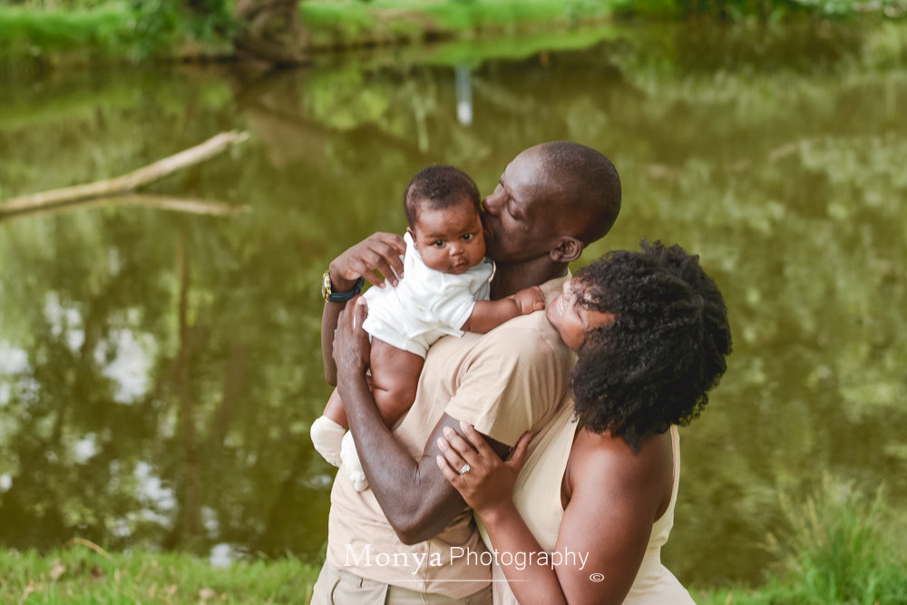 family photos shoot outdoors