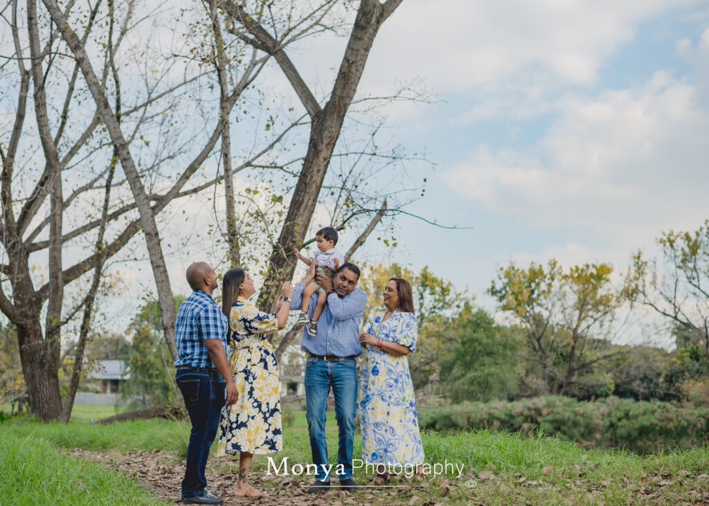 family photos shoot outdoors