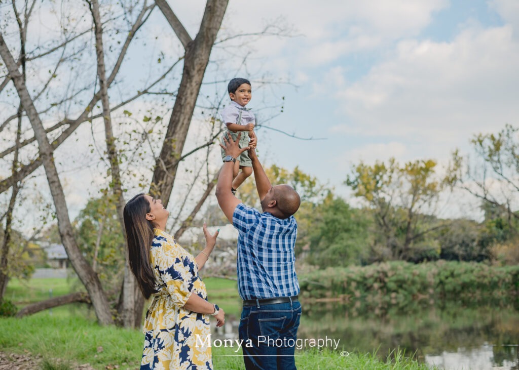 Natural family photos at Delta Park